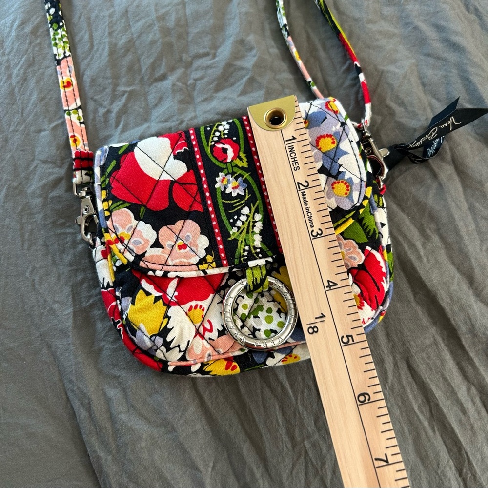 Vera Bradley Tiny Crossbody Purse. - Picture 5 of 11